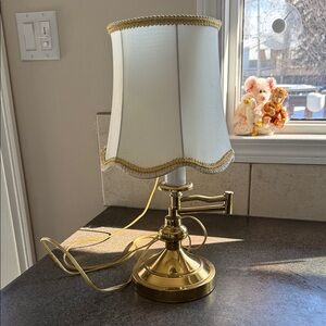 Vtg 70s Elegant brass Table Lamp Shade Mid-Century Regency  swing arm